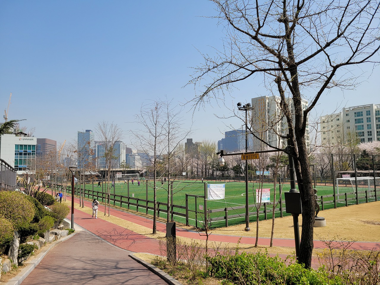 针对卡尔德 针对卡尔德